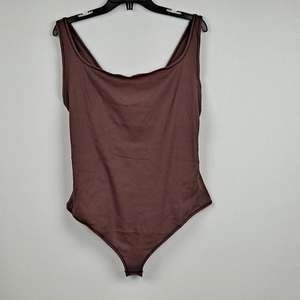 SKIMS ladies bodysuit NWT